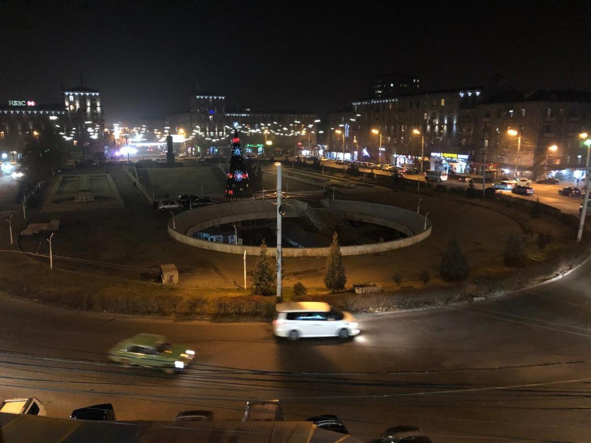 Квартира Около Станции Метро С Балконами Yerevan Bagian luar foto
